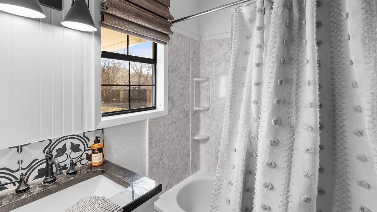 Photo of Bathroom in Mooringsport