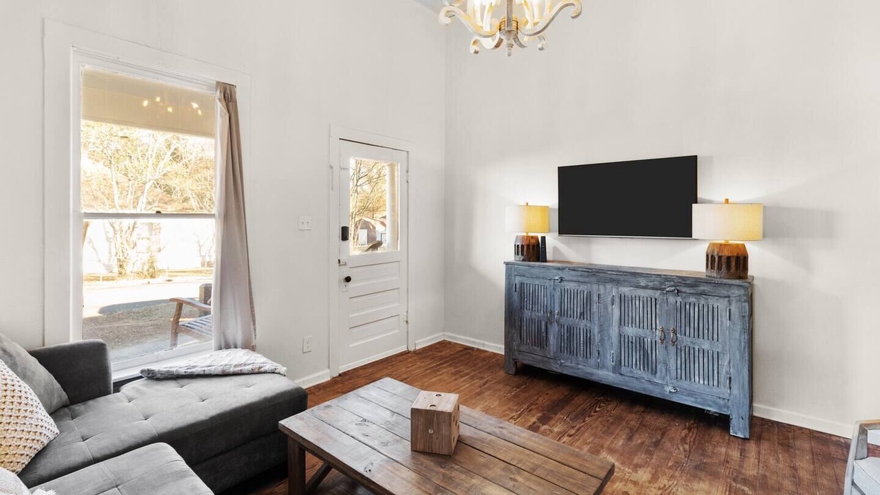 Photo of Livingroom in Mooringsport