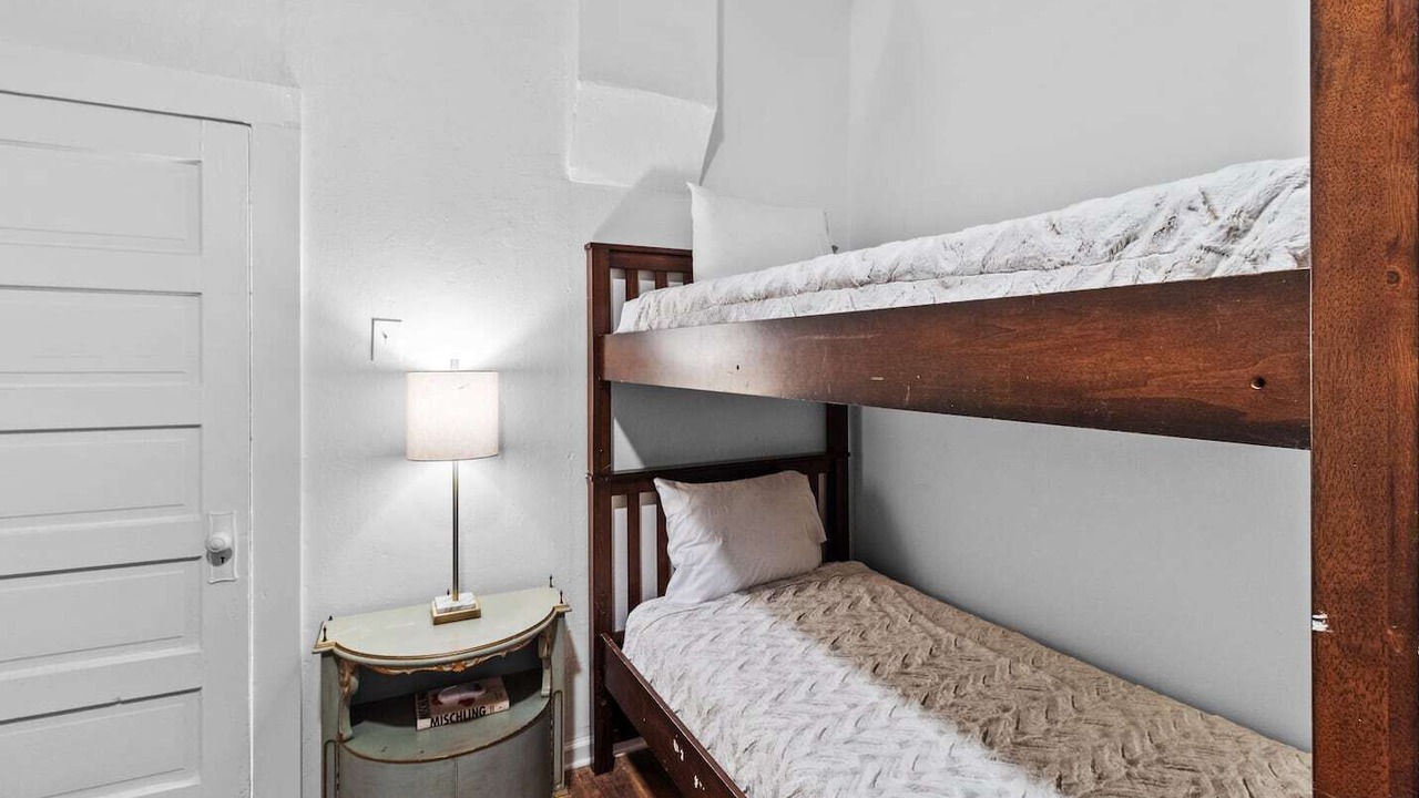 Photo of Bedroom in Mooringsport