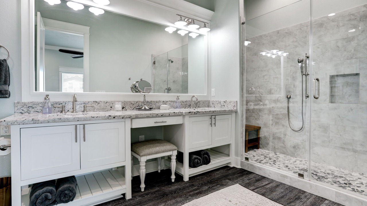 Photo of Bathroom in Port Bolivar