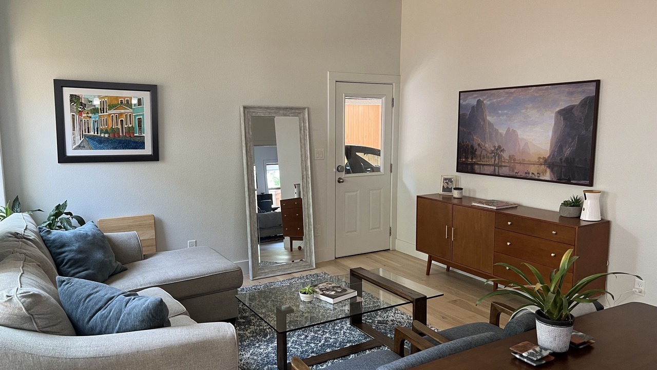 Photo of Livingroom in Foster Heights