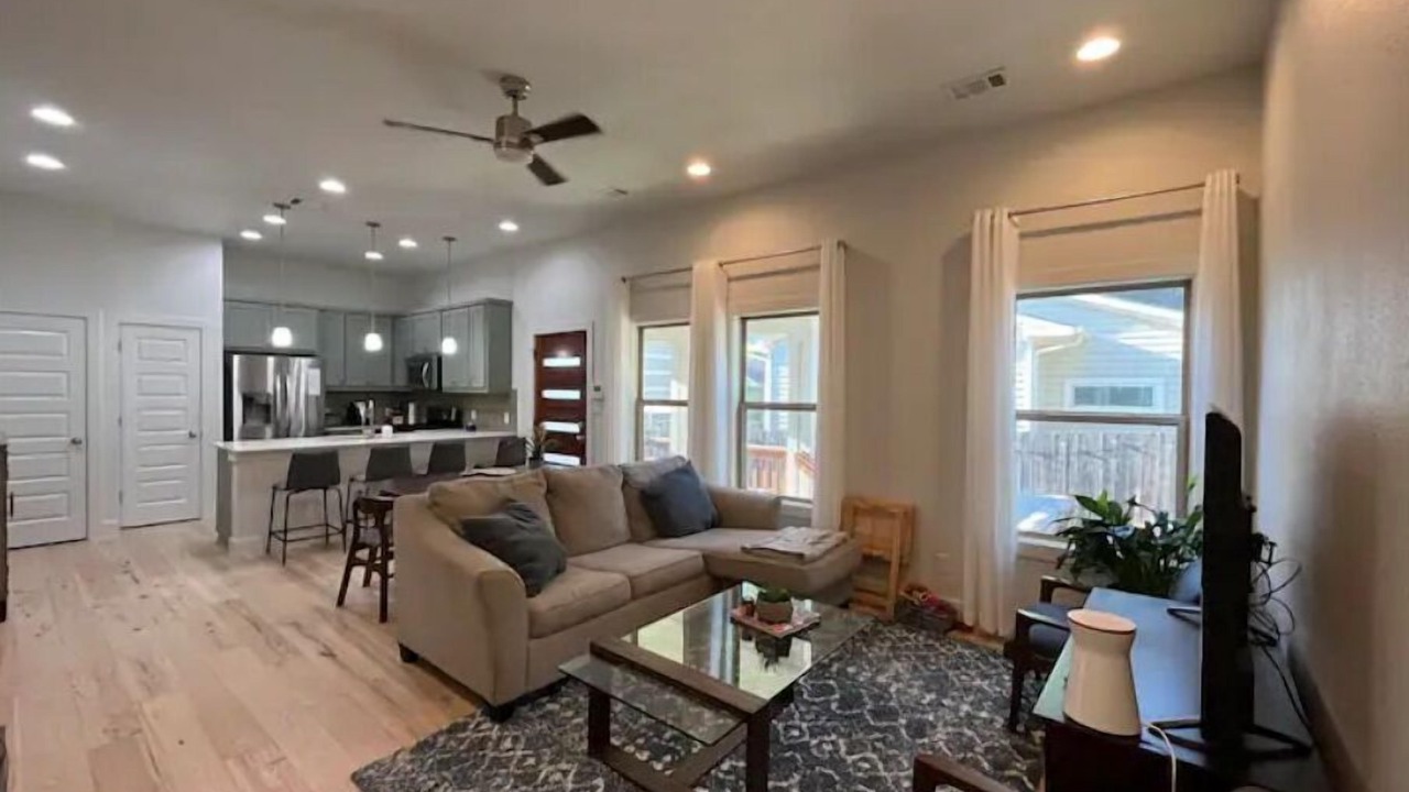Photo of Livingroom in Foster Heights