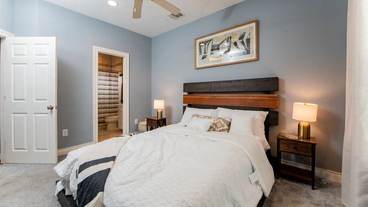 Photo of Bedroom in Midtown