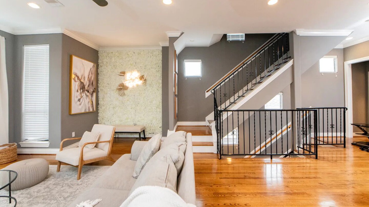 Photo of Livingroom in Midtown