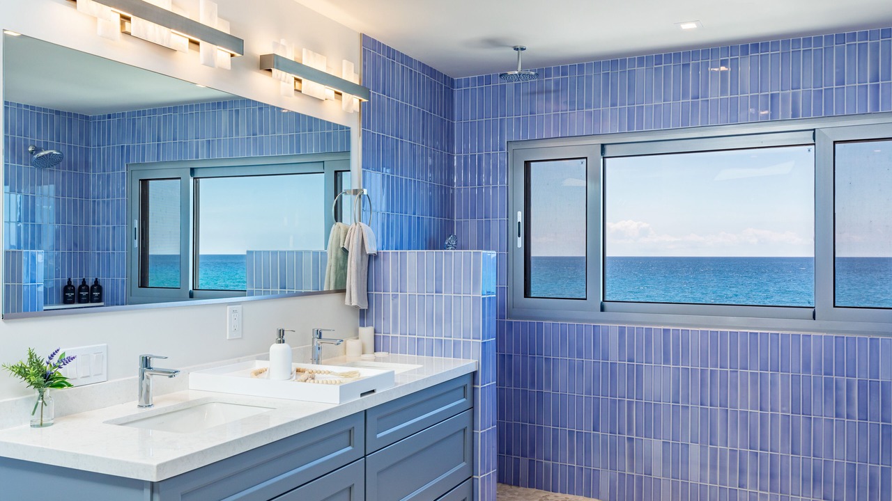 Photo of Bathroom in Kahaluu Bay