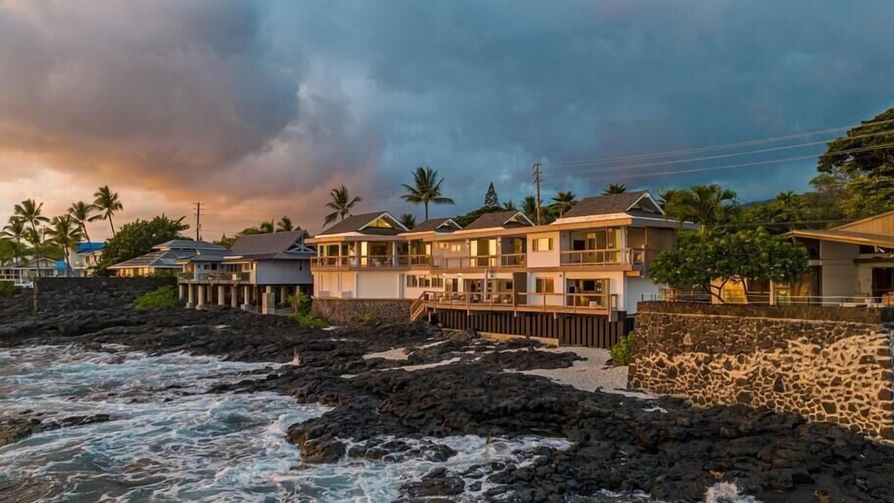 Photo of Others in Kahaluu Bay