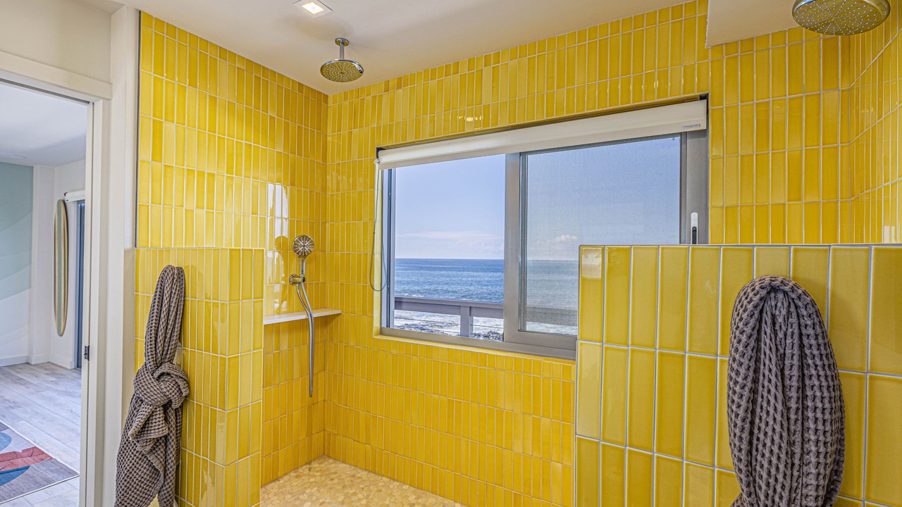 Photo of Bathroom in Kahaluu Bay