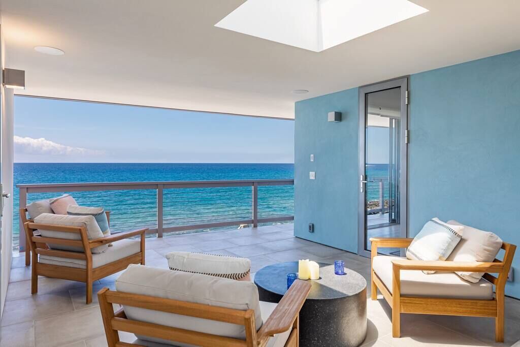 Photo of Others in Kahaluu Bay