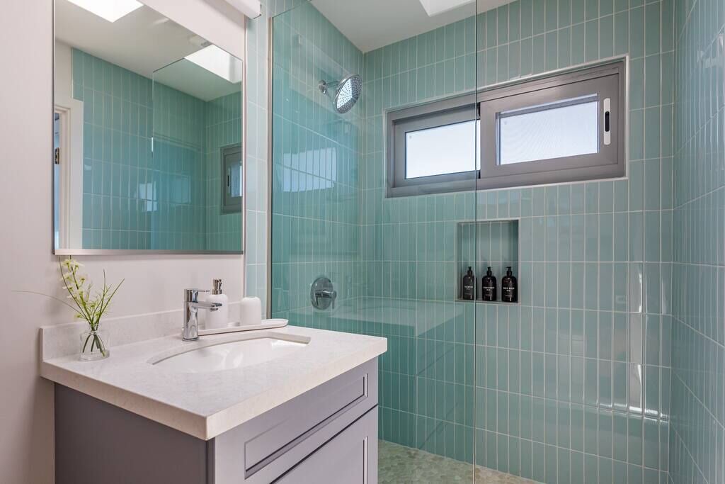 Photo of Others in Kahaluu Bay