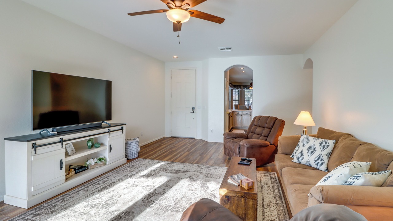 Photo of Livingroom in Gold Canyon