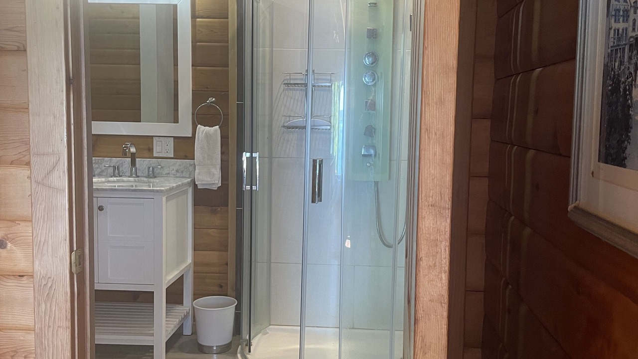 Photo of Bathroom in Calabogie