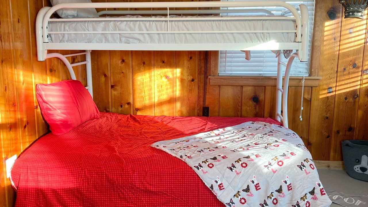 Photo of Bedroom in Broken Arrow