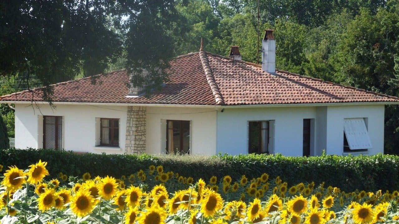 Photo of Outdoor in Cravans