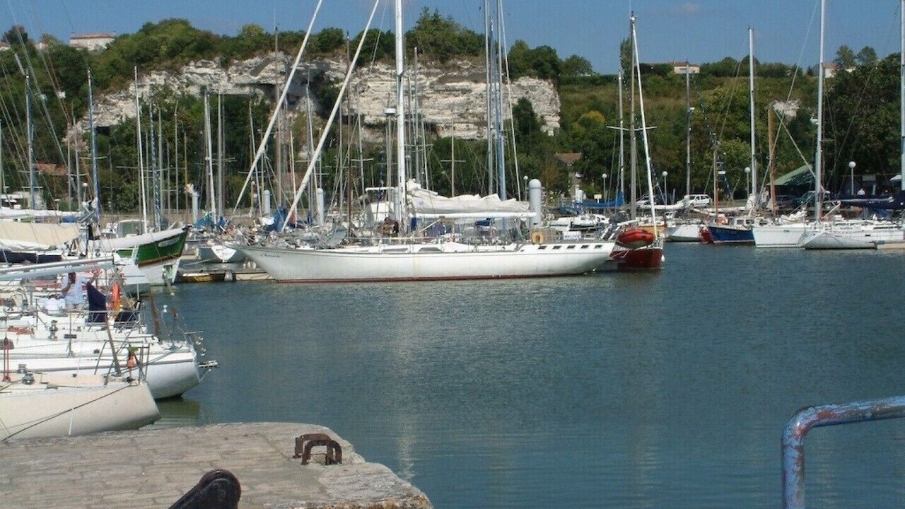 Photo of Others in Cravans