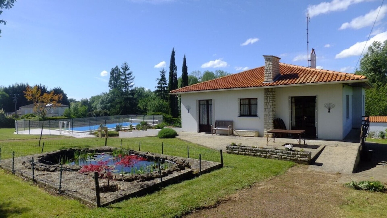 Photo of Outdoor in Cravans