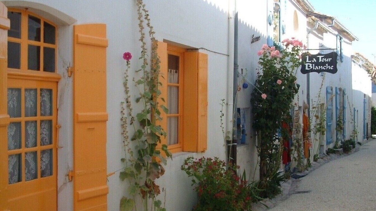 Photo of Outdoor in Cravans