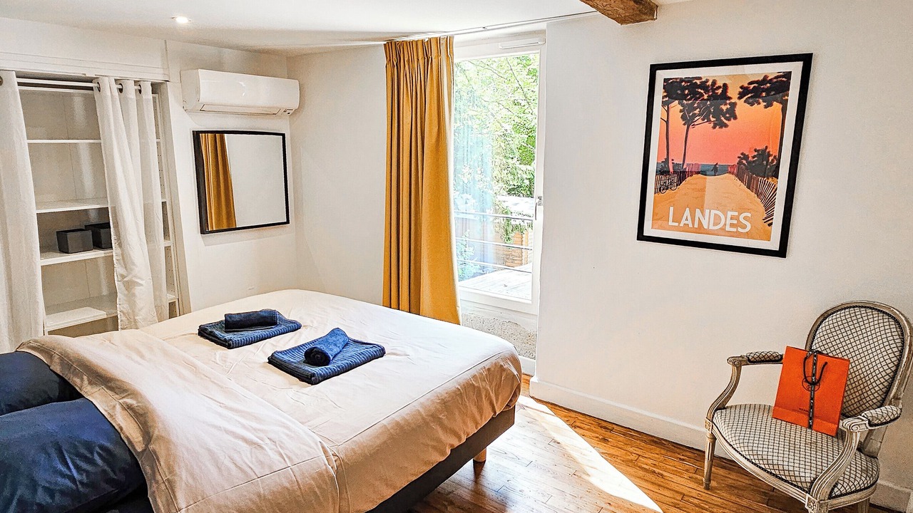 Photo of Bedroom in Saint-Vincent-de-Lamontjoie