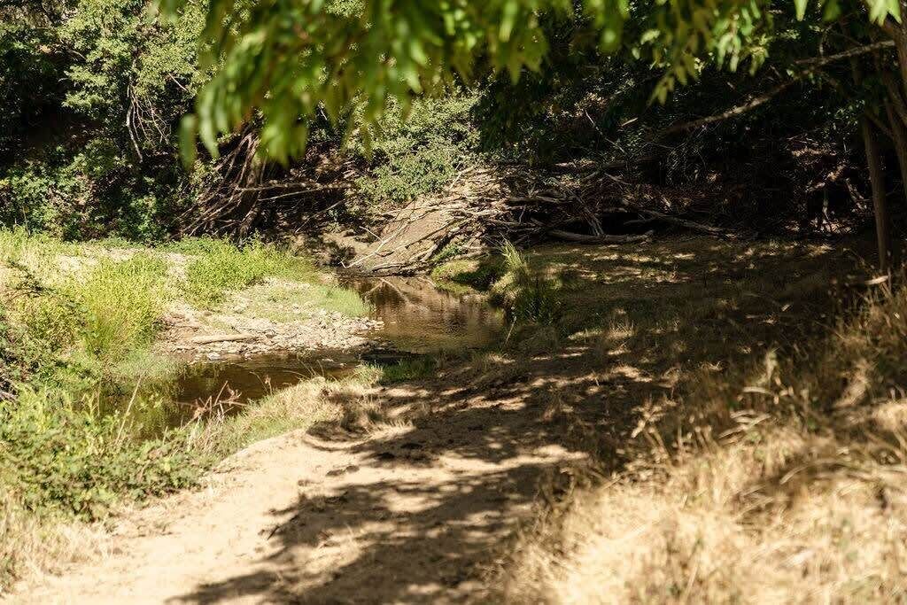Photo of Outdoor in Gobur
