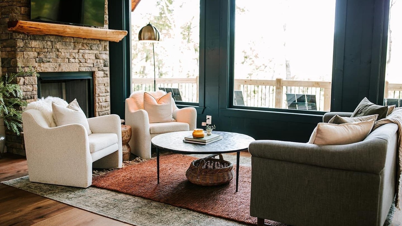 Photo of Livingroom in Cherry Log