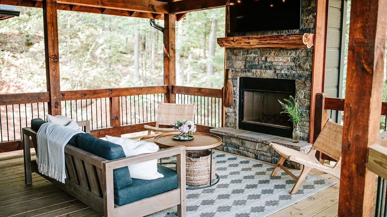 Photo of Livingroom in Cherry Log