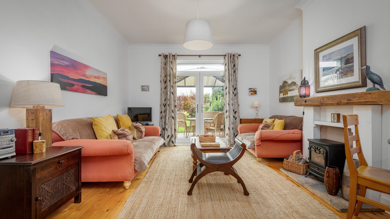 Photo of Livingroom in Comrie
