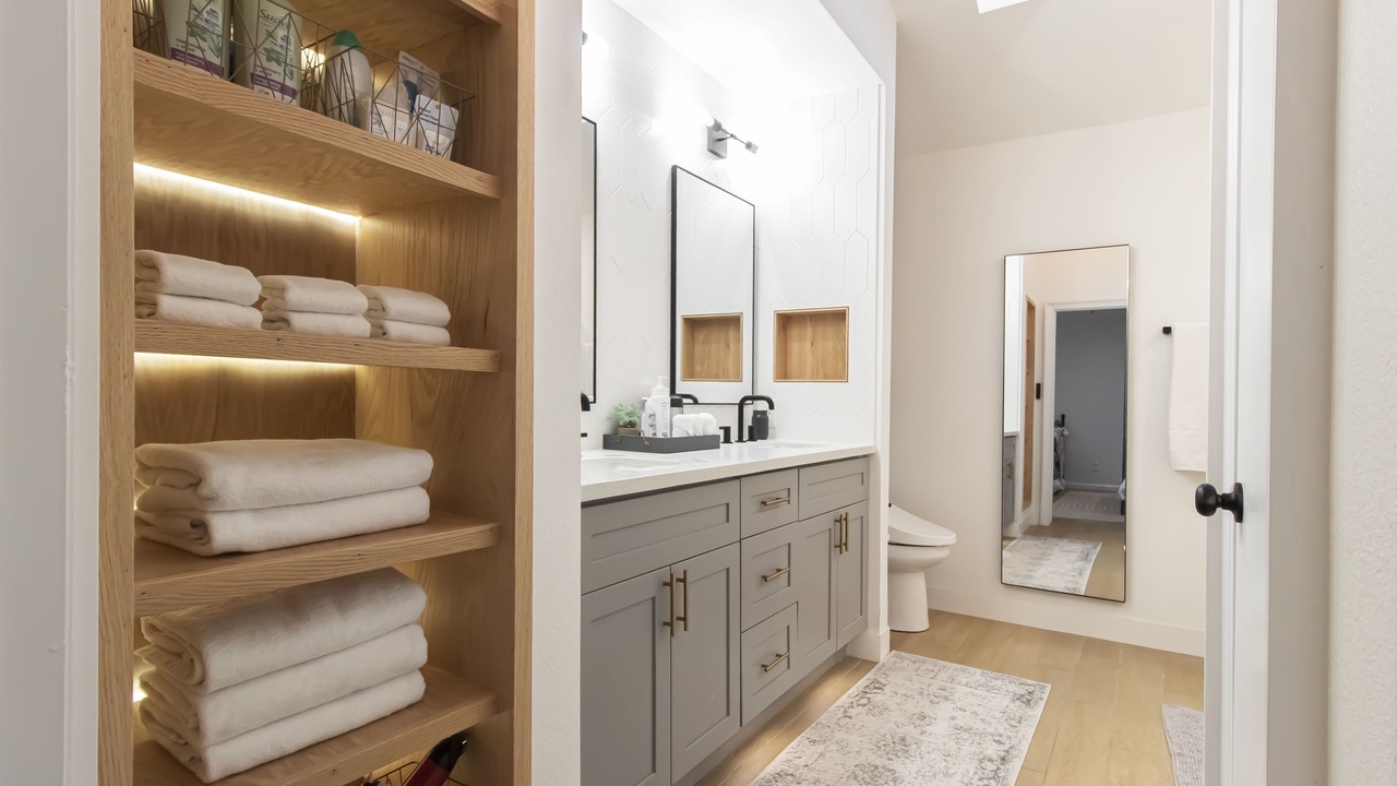 Photo of Bathroom in Clodine