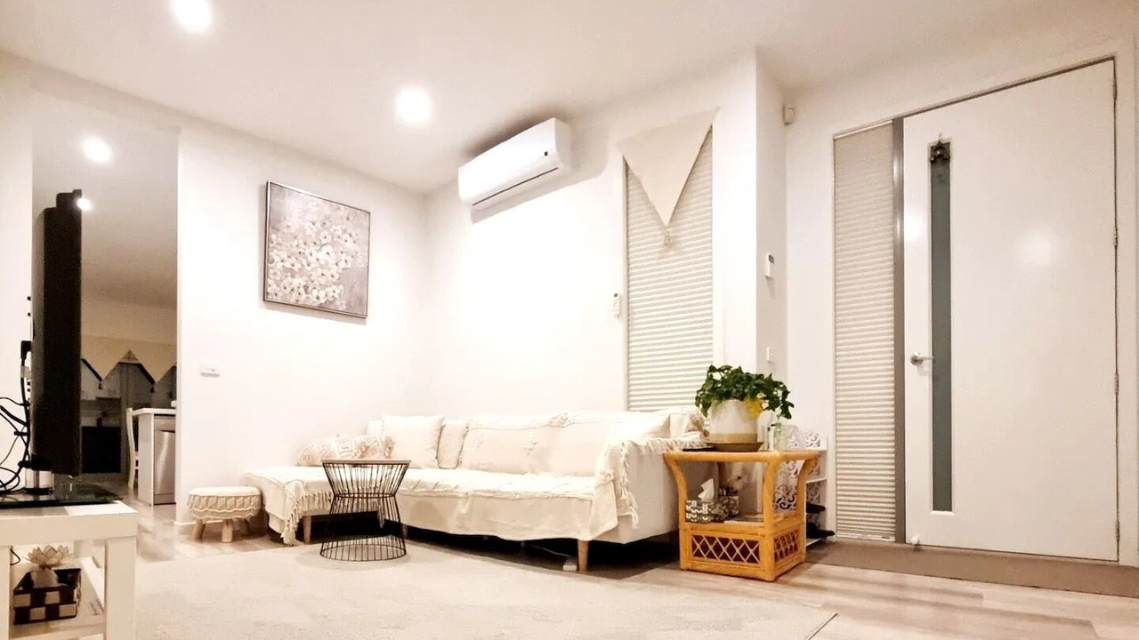 Photo of Livingroom in Heidelberg Heights