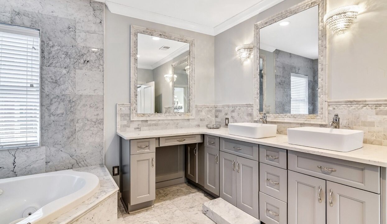 Photo of Bathroom in Old City