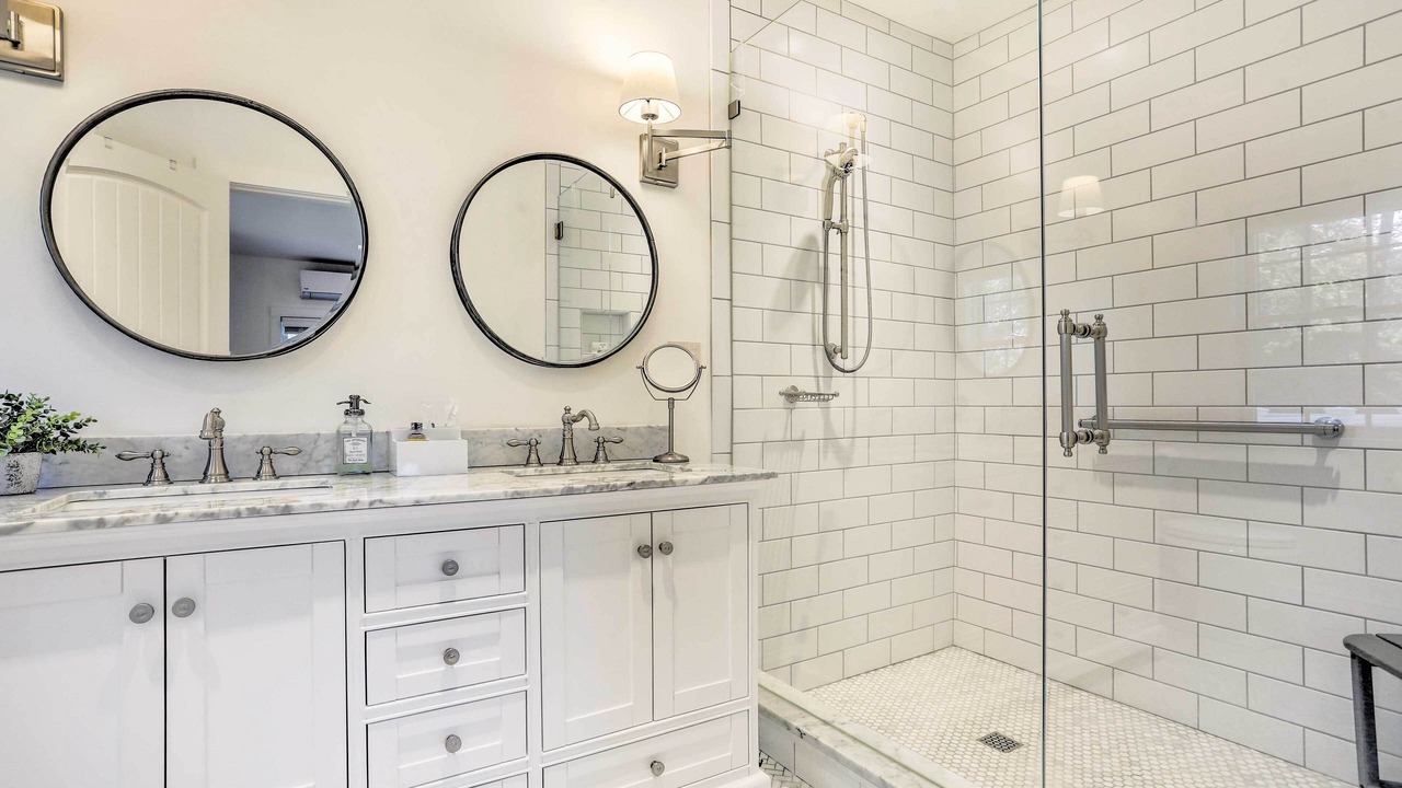 Photo of Bathroom in Middle Hope