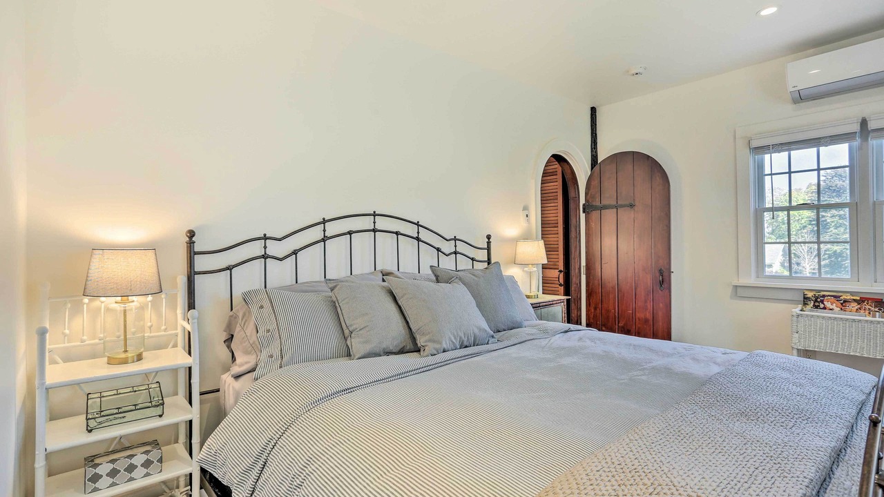 Photo of Bedroom in Middle Hope