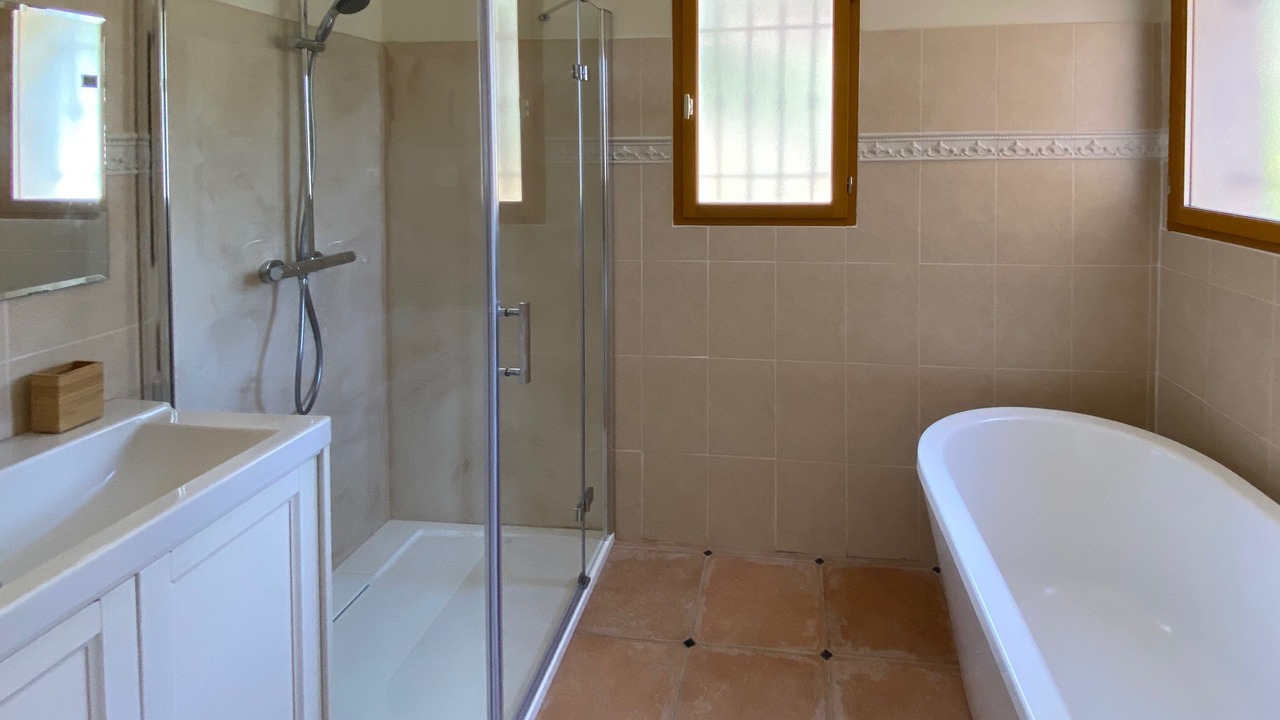 Photo of Bathroom in Saint-Chinian