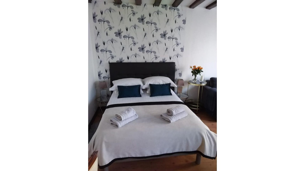 Photo of Bedroom in Enclos