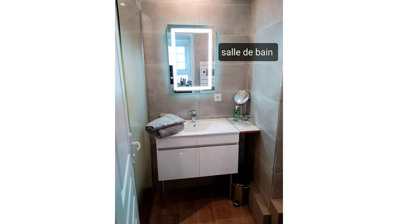 Photo of Bathroom in Enclos