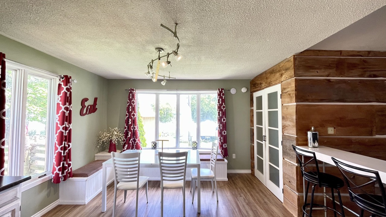 Photo of Livingroom in Campbellford