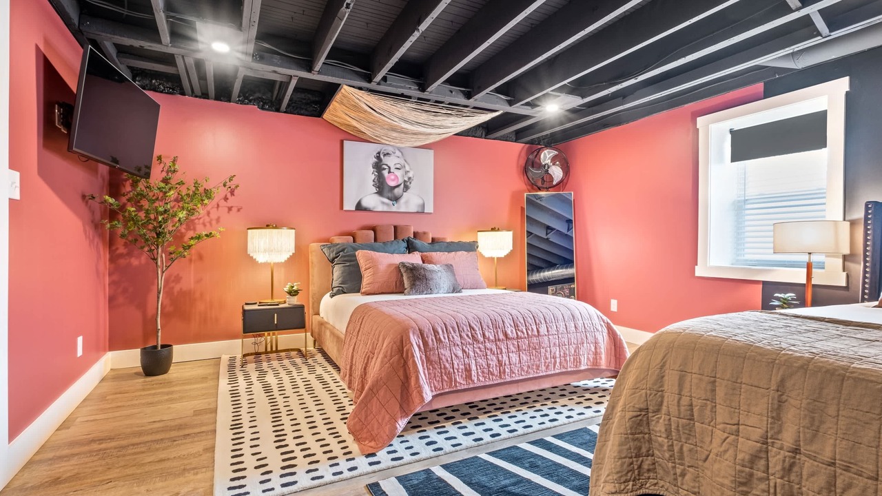 Photo of Bedroom in Cherokee Triangle