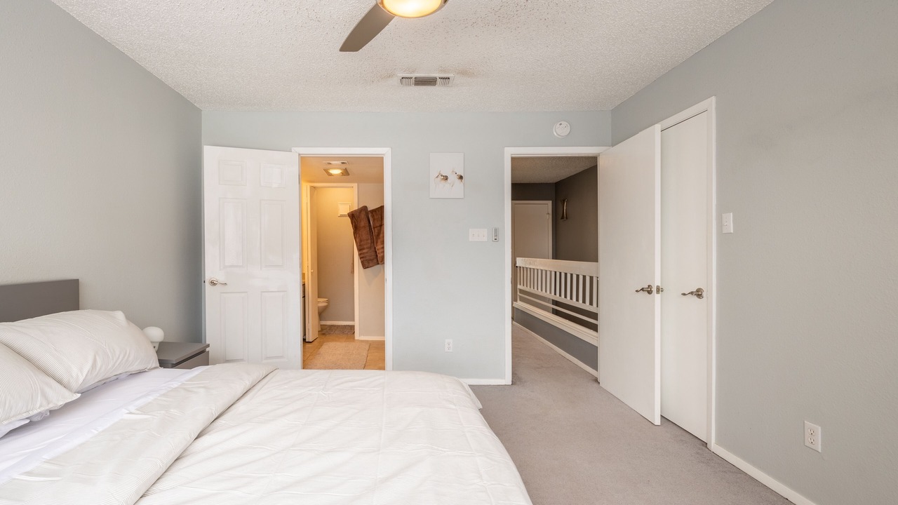 Photo of Bedroom in North Austin Civic Association