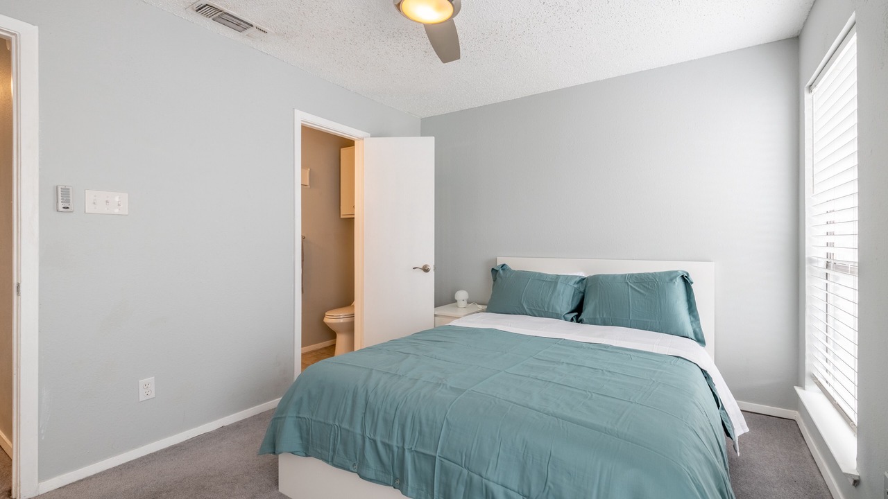 Photo of Bedroom in North Austin Civic Association