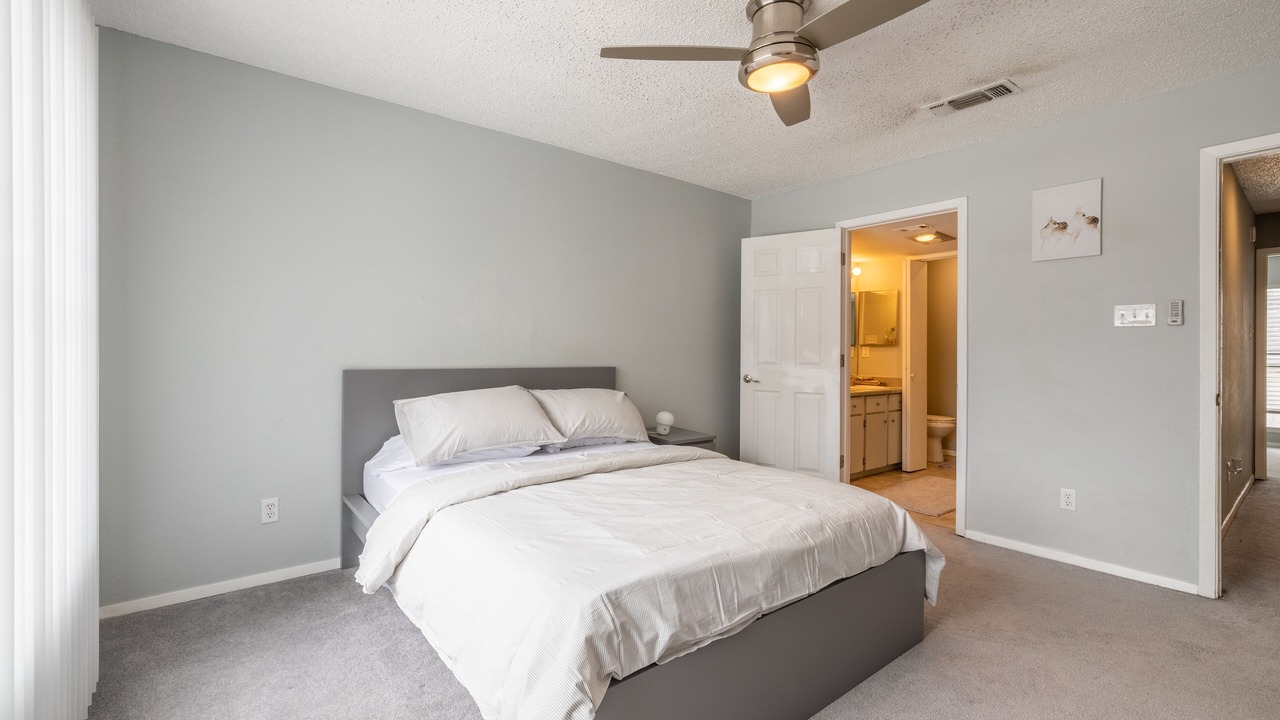 Photo of Bedroom in North Austin Civic Association