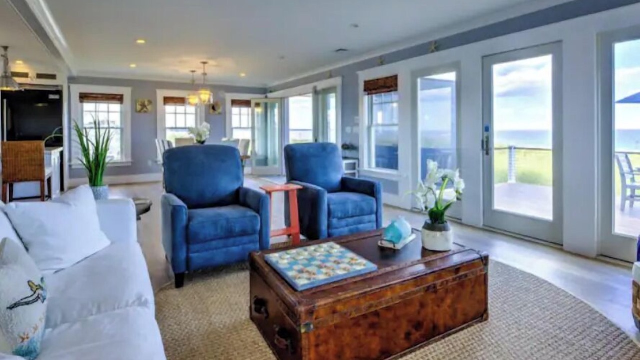 Photo of Livingroom in Sagamore Beach