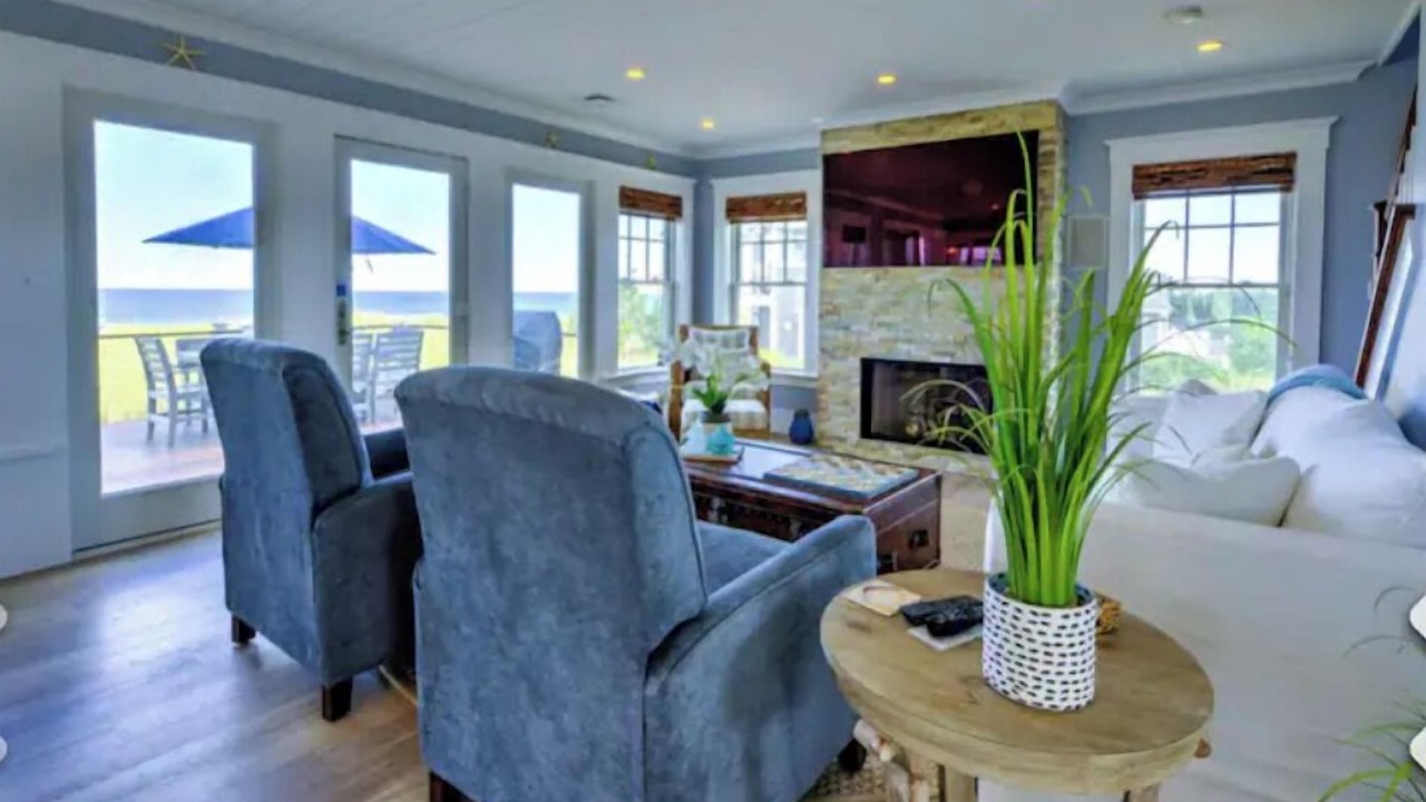 Photo of Livingroom in Sagamore Beach