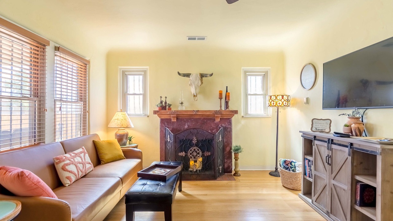 Photo of Livingroom in Nob Hill