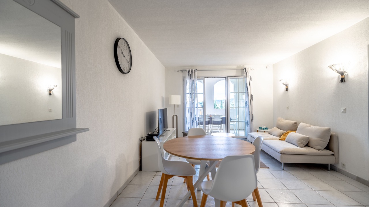 Photo of Others in Preconil