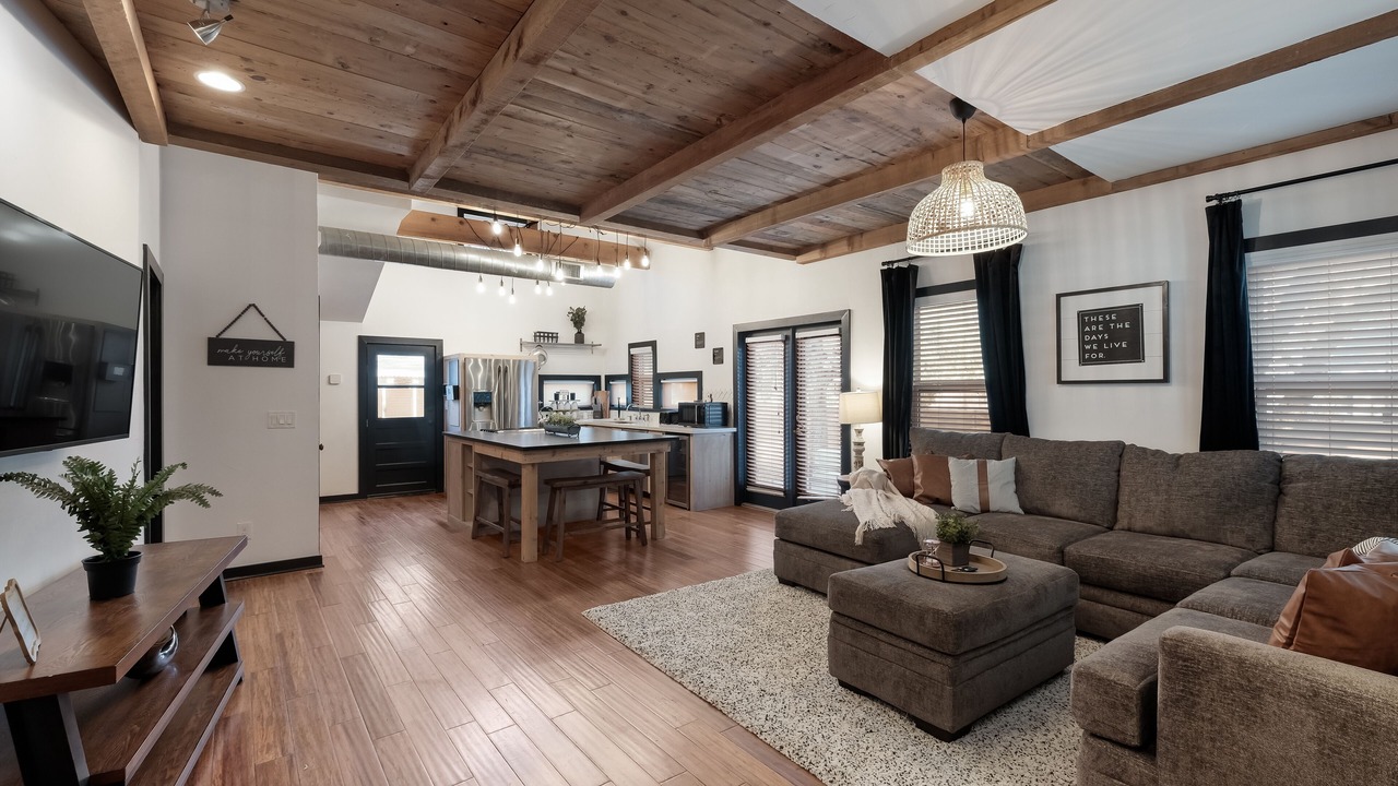 Photo of Livingroom in Tobin Hill