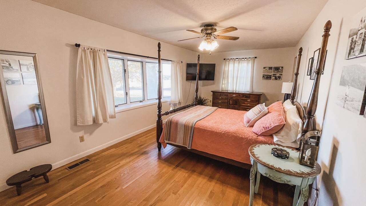 Photo of Bedroom in Flippin