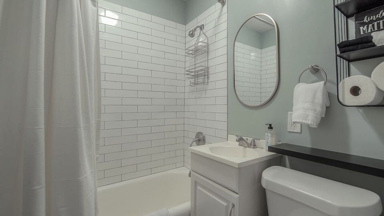 Photo of Bathroom in Country Club Plaza Area