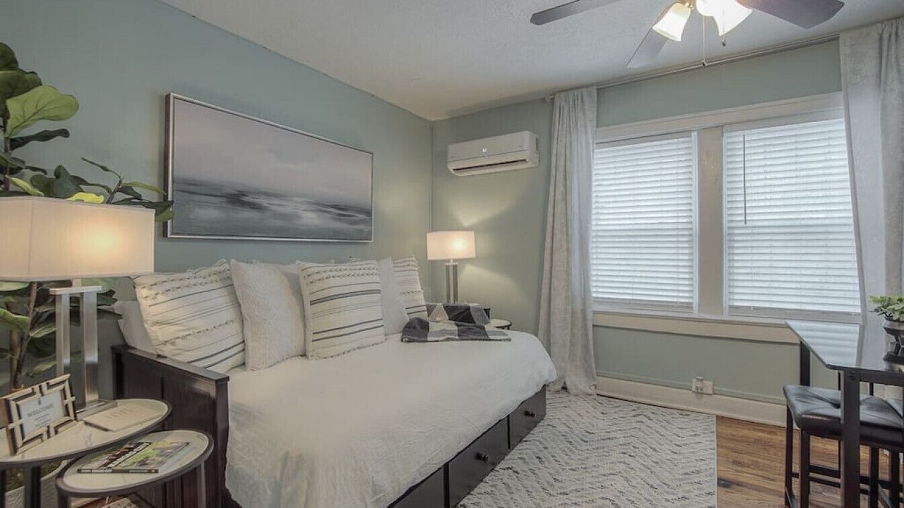 Photo of Bedroom in Country Club Plaza Area