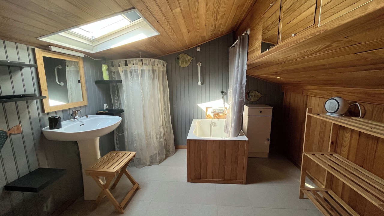 Photo of Bathroom in Saint-Andre