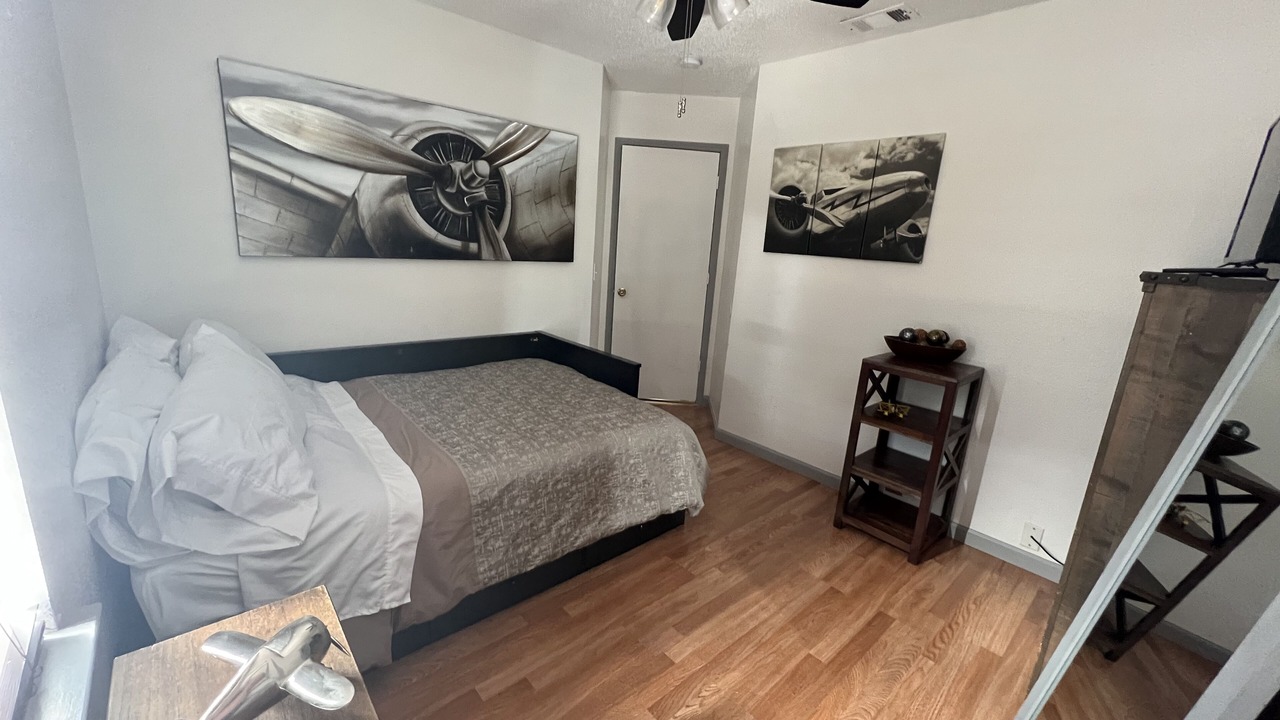 Photo of Bedroom in Glenn Heights