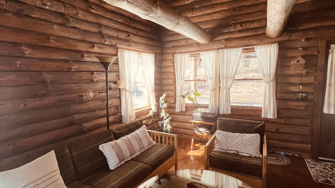 Photo of Livingroom in Guilford