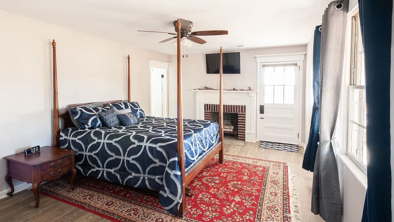 Photo of Bedroom in Central